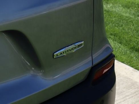 Used 2021 Jeep Cherokee Latitude Lux FWD image 29