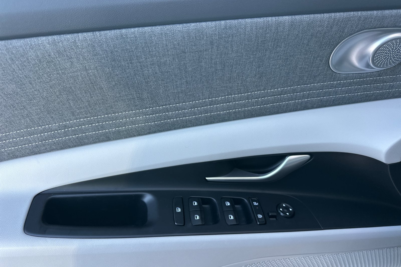 Certified 2026 Hyundai Elantra Limited FWD image 14