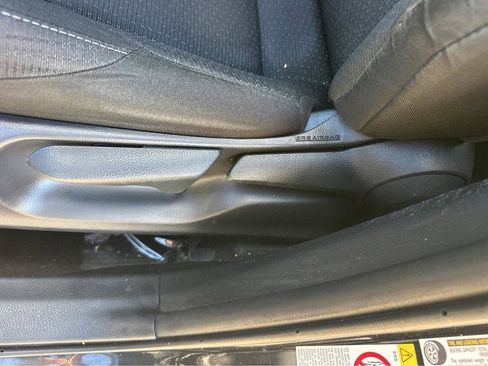 Used 2019 Toyota C-HR LE image 30