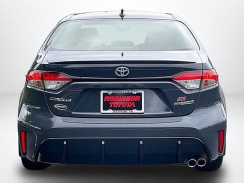 Used 2024 Toyota Corolla SE w/ SE Package FWD image 4