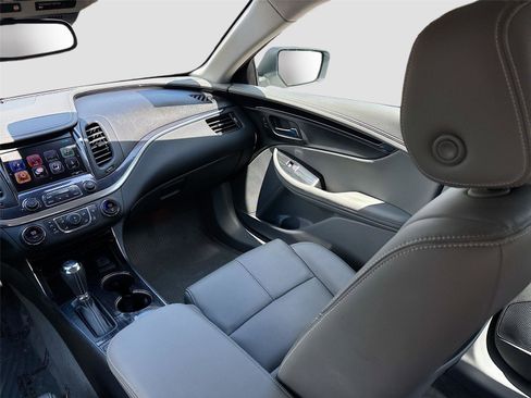 Used 2017 Chevrolet Impala LT w/ Leather Package image 24