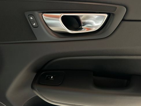 Used 2024 Volvo XC60 B5 Core image 22