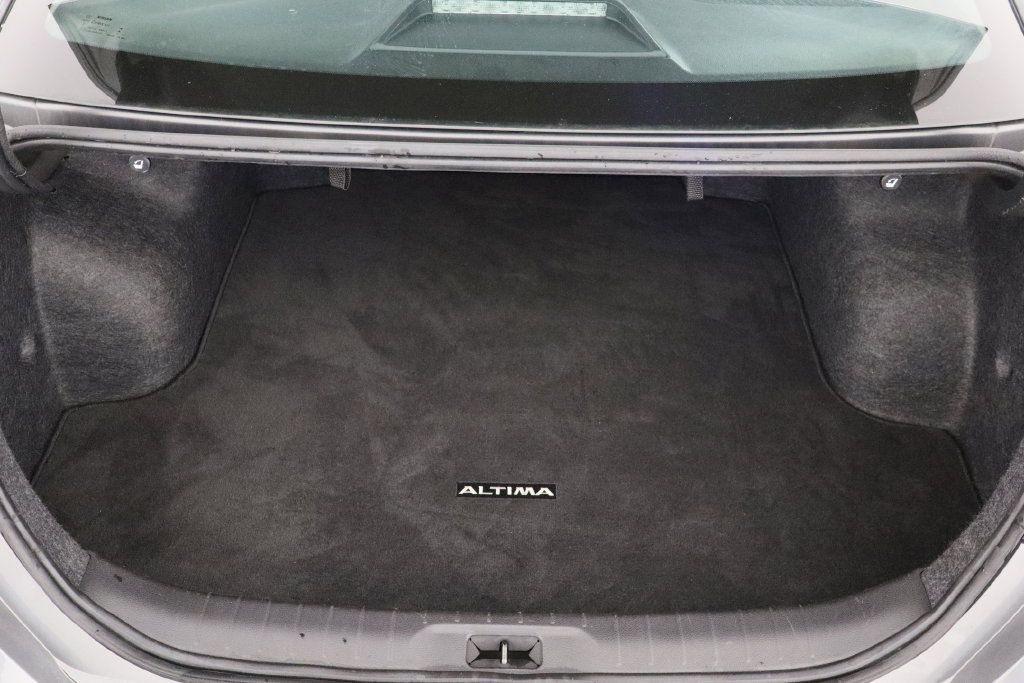 Used 2024 Nissan Altima 2.5 SR FWD image 10