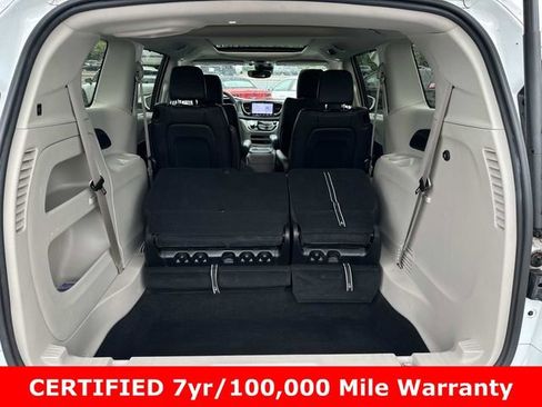Used 2022 Chrysler Pacifica Touring-L AWD/4WD image 15
