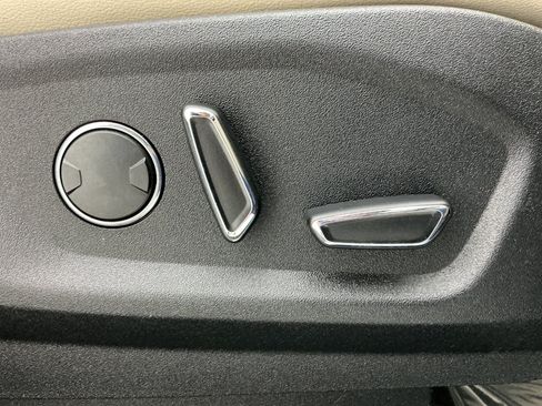 Used 2016 Ford Edge Titanium FWD image 44