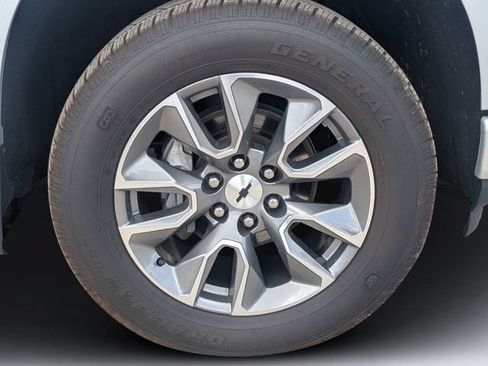 Used 2021 Chevrolet Silverado 1500 RST w/ Bed Protection Package AWD/4WD image 11