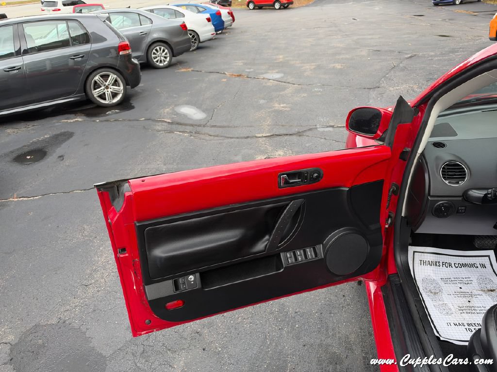 Used 2008 Volkswagen Beetle S FWD image 5