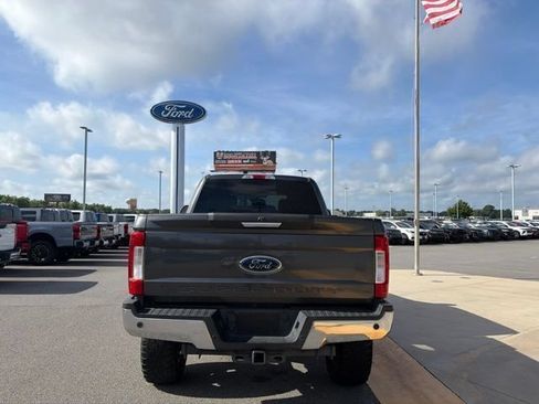 Used 2018 Ford F250 XLT w/ XLT Premium Package AWD/4WD image 4
