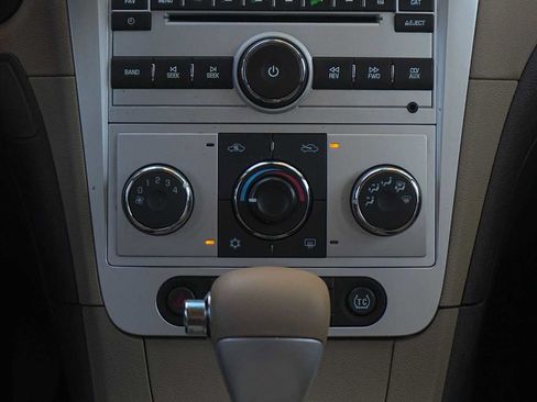 Used 2010 Chevrolet Malibu LS FWD image 20