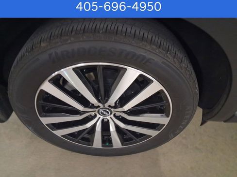 Used 2024 Nissan Pathfinder Platinum w/ Cargo Package image 30