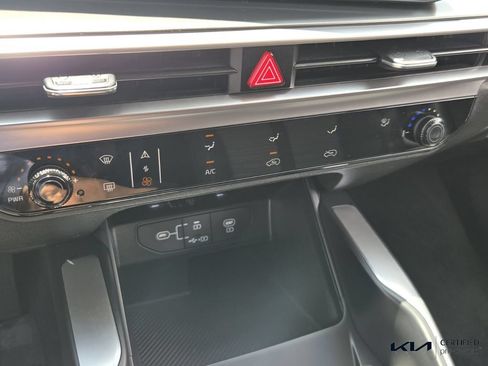 Certified 2026 Kia Sorento LX FWD image 22