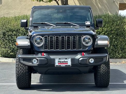 Used 2025 Jeep Wrangler Unlimited Rubicon AWD/4WD image 8