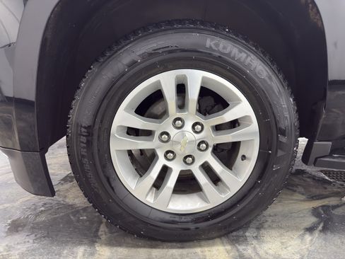 Used 2019 Chevrolet Suburban LT image 31