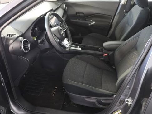 Used 2024 Nissan Kicks SV FWD image 17