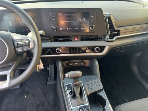 Certified 2025 Kia Sportage LX image 20