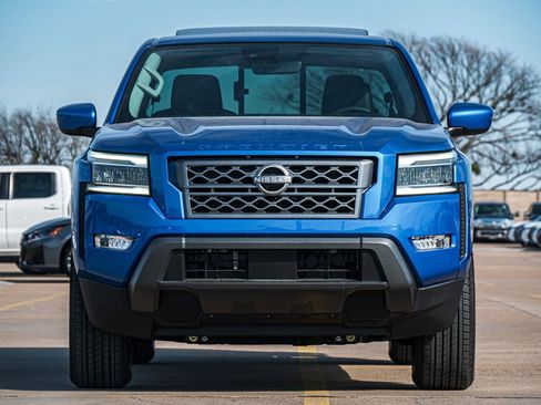 Used 2024 Nissan Frontier SL w/ Technology Package image 3