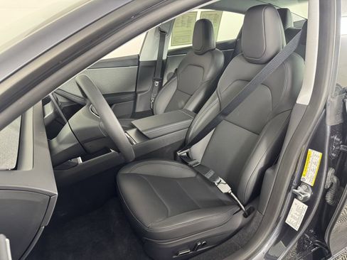 Used 2025 Tesla Model 3 Long Range image 7