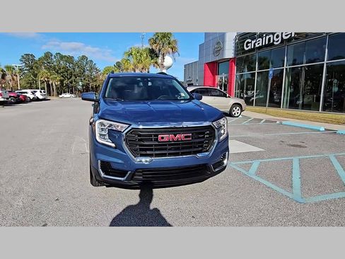 Used 2024 GMC Terrain SLE w/ Driver Convenience Package image 20