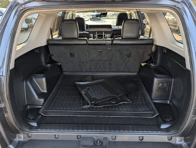 Used 2022 Toyota 4Runner Limited AWD/4WD image 30