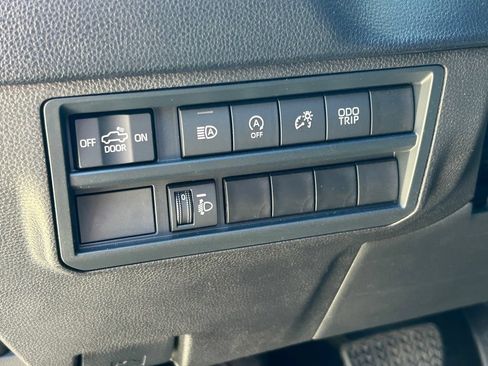 Used 2025 Toyota Tundra SR5 w/ SR5 Premium Package AWD/4WD image 23