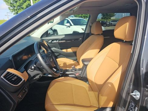 Used 2025 Kia Seltos EX w/ EX Sunroof Package AWD/4WD image 13