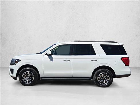 Used 2024 Ford Expedition XLT image 9