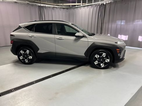 Used 2025 Hyundai Kona SEL image 8