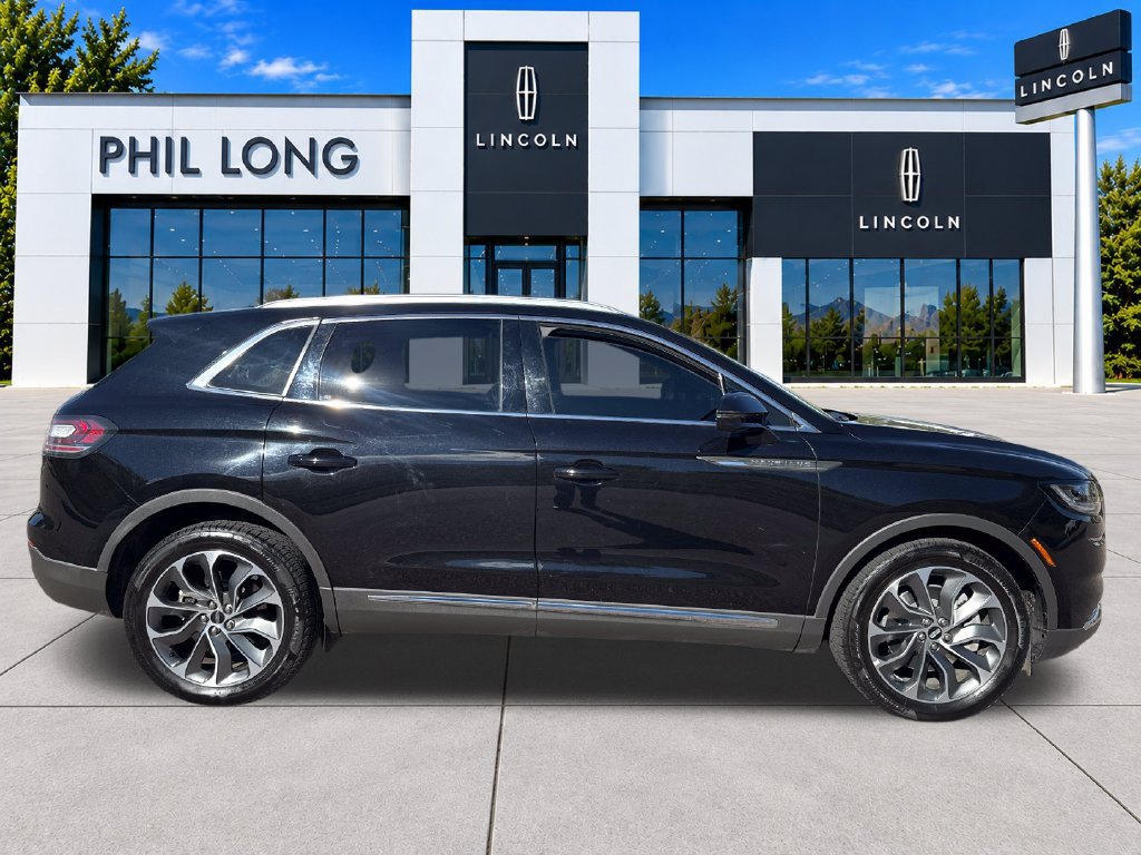 Used 2022 Lincoln Nautilus Reserve w/ Luxury Package AWD/4WD image 10
