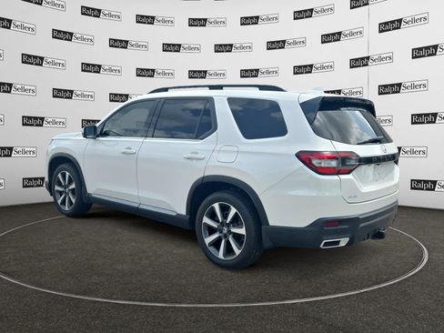 Used 2024 Honda Pilot Elite image 4