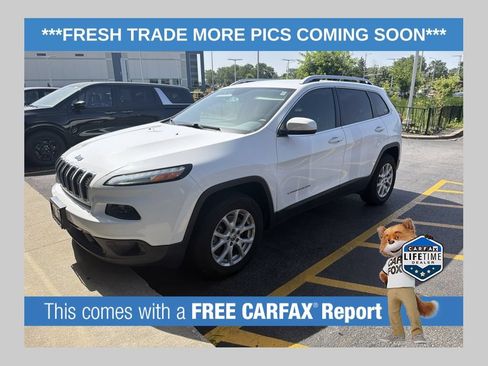 Used 2018 Jeep Cherokee Latitude w/ Cold Weather Group AWD/4WD image 1
