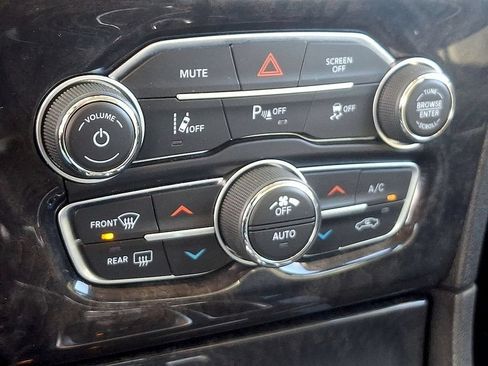 Used 2023 Chrysler 300 Touring L w/ Popular Equipment Group AWD/4WD image 15