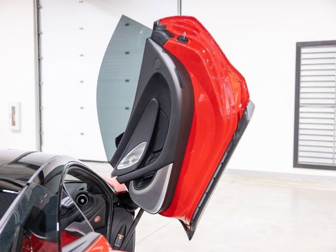 Used 2023 McLaren GT image 26