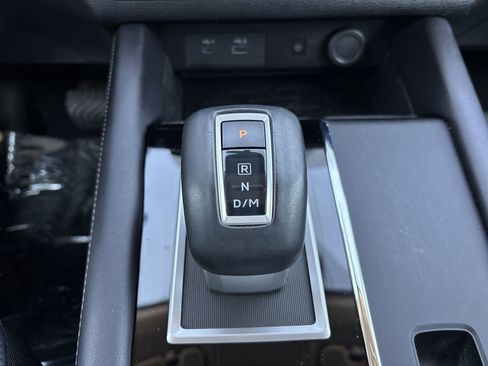 Used 2024 Mitsubishi Outlander SE image 27