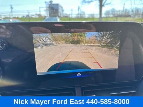 Used 2025 Chevrolet Trax LT FWD image 35