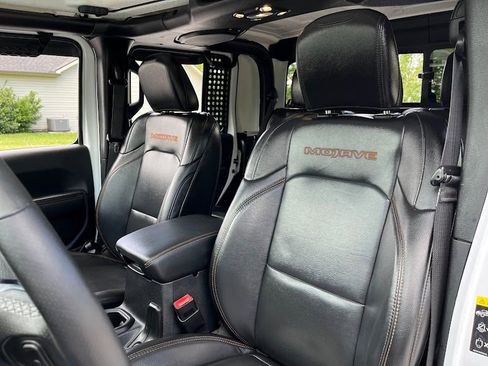 Used 2020 Jeep Gladiator Mojave AWD/4WD image 9