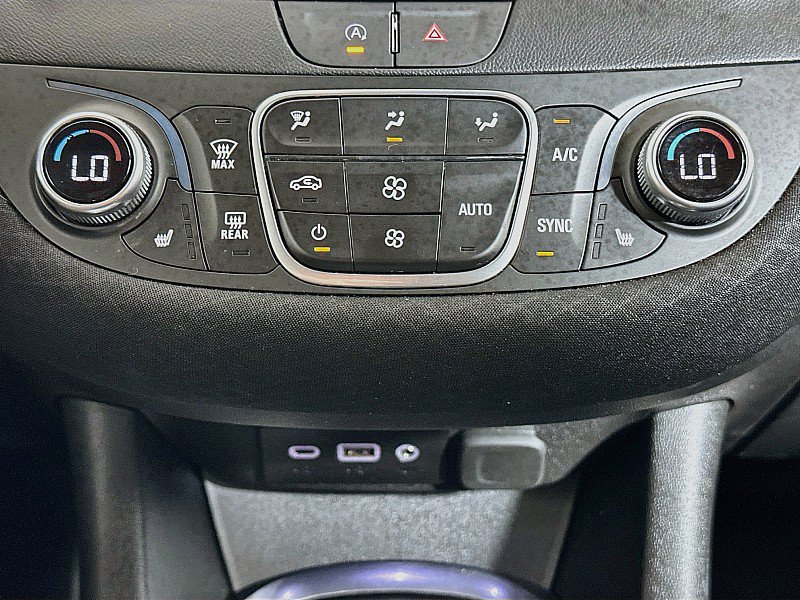 Used 2025 Chevrolet Malibu LT FWD image 16