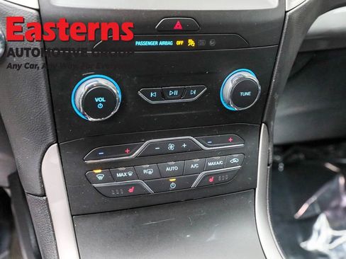 Used 2020 Ford Edge SEL image 20