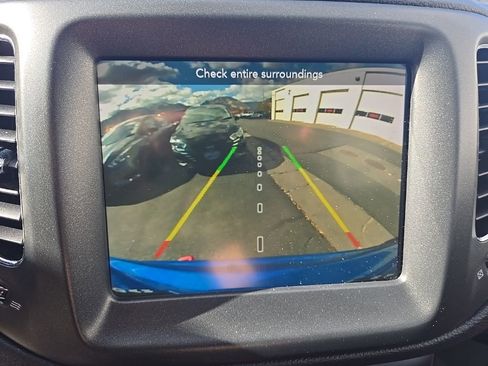 Used 2021 Jeep Compass Trailhawk image 20