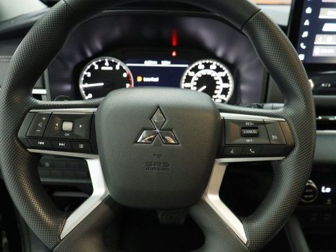 New 2026 Mitsubishi Outlander ES FWD image 8