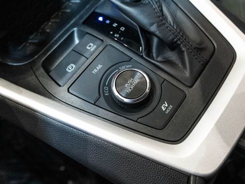 Certified 2025 Toyota RAV4 XLE AWD/4WD image 23