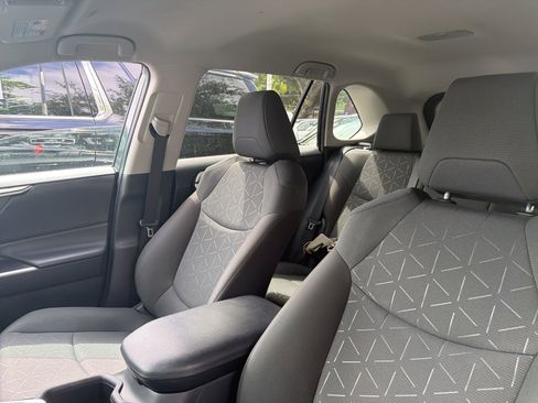 Used 2024 Toyota RAV4 XLE FWD image 37