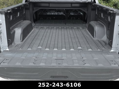 Used 2024 GMC Sierra EV Denali AWD/4WD image 36