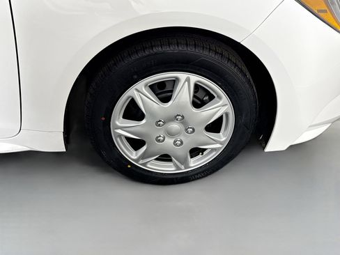Used 2025 Toyota Corolla LE FWD image 31