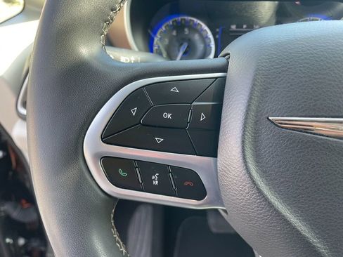 Used 2023 Chrysler Voyager LX FWD image 16