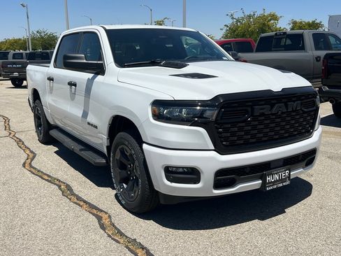 New 2026 RAM 1500 Express AWD/4WD image 8