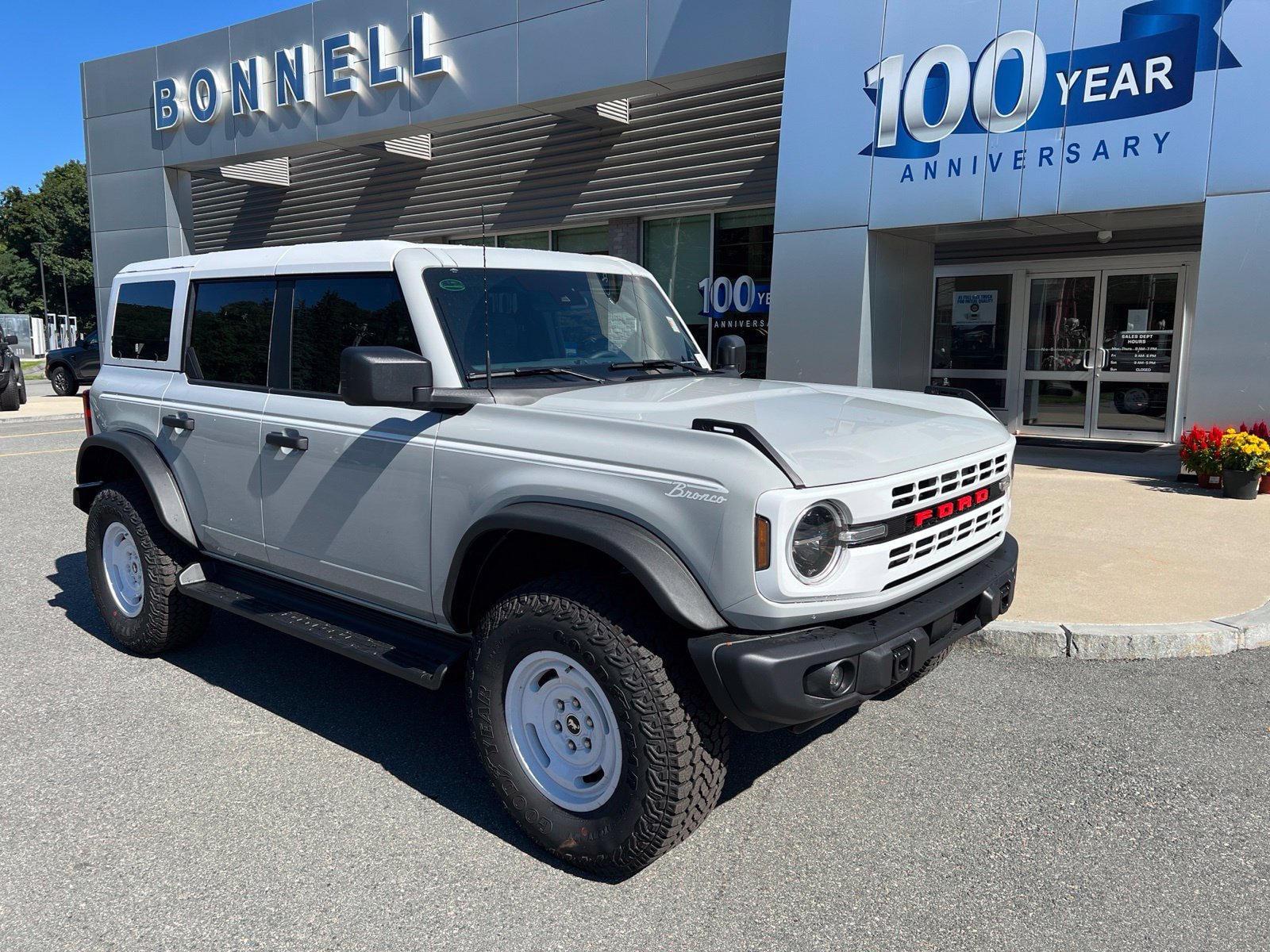New 2026 Ford Bronco Heritage Edition AWD/4WD image 1