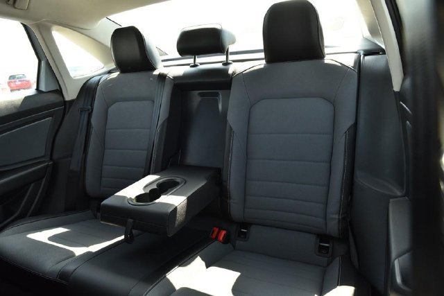 Used 2025 Volkswagen Jetta SE w/ Sunroof Package FWD image 23