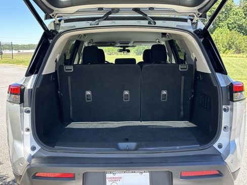 Certified 2025 Nissan Pathfinder SV FWD image 20