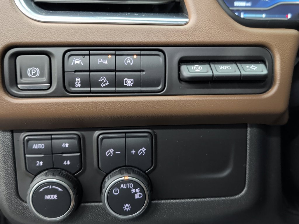 Used 2024 Chevrolet Tahoe High Country AWD/4WD image 11
