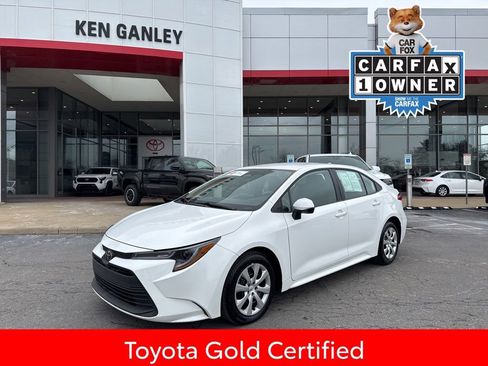 Used 2025 Toyota Corolla LE image 1